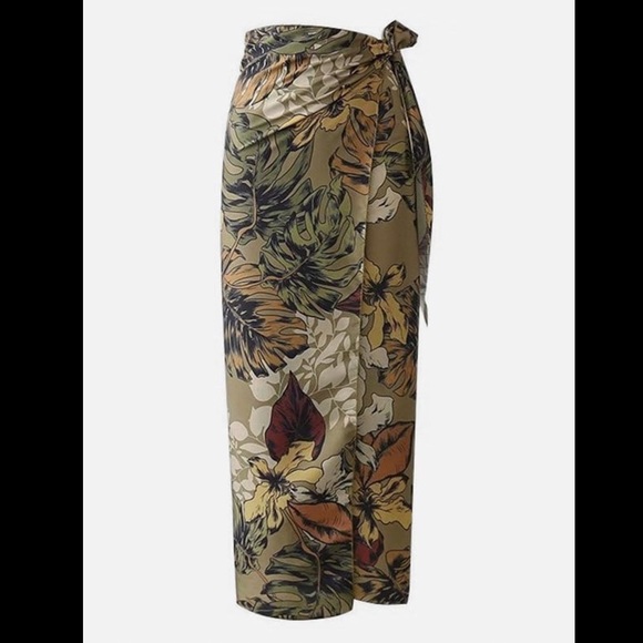 SHEIN Dresses & Skirts - Foliage Print Overwrap Skirt